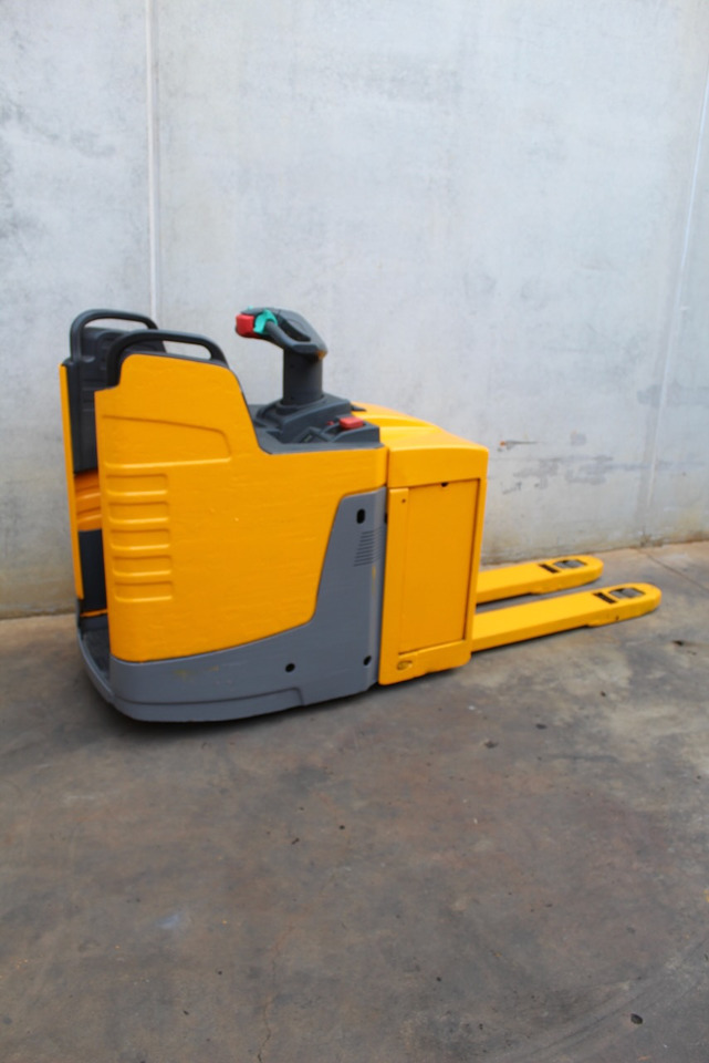 Jungheinrich ERE 225 - Pallet truck: picture 3 Jungheinrich ERE 225 - Pallet truck: picture 3