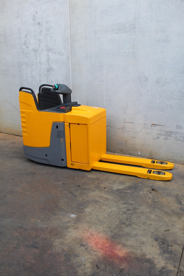 Jungheinrich ERE 225 - Pallet truck: picture 4 Jungheinrich ERE 225 - Pallet truck: picture 4