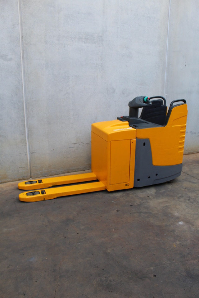 Jungheinrich ERE 225 - Pallet truck: picture 2 Jungheinrich ERE 225 - Pallet truck: picture 2