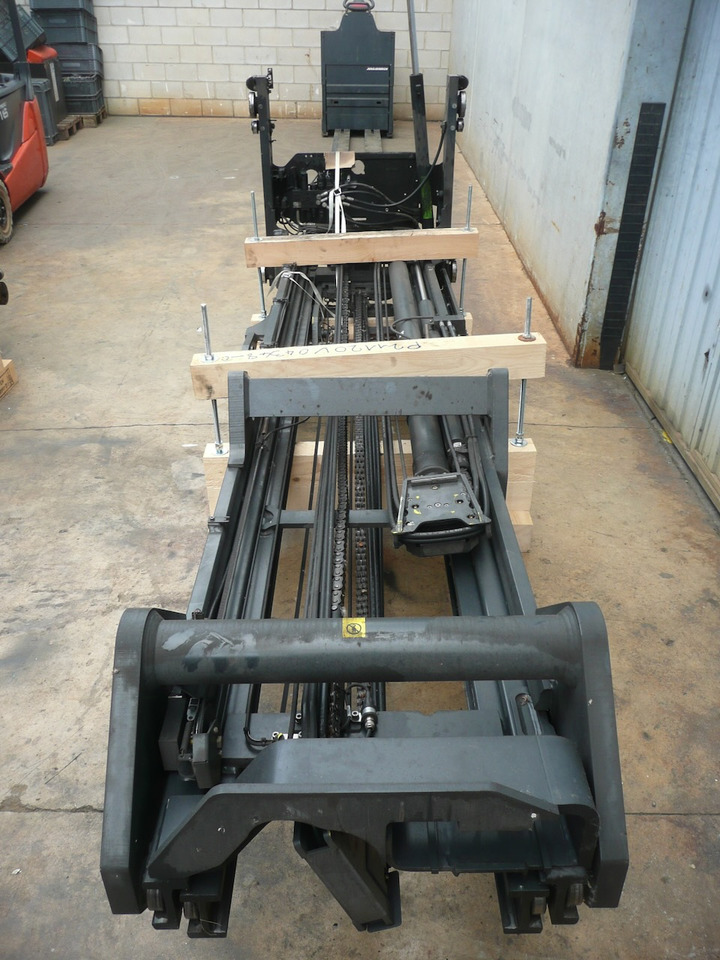 Reach truck Linde R 16: picture 10 Reach truck Linde R 16: picture 10