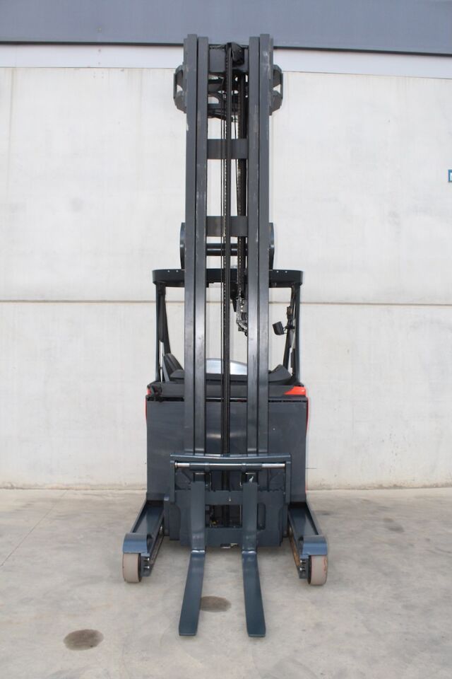 Linde R16HD - Reach truck: picture 5 Linde R16HD - Reach truck: picture 5
