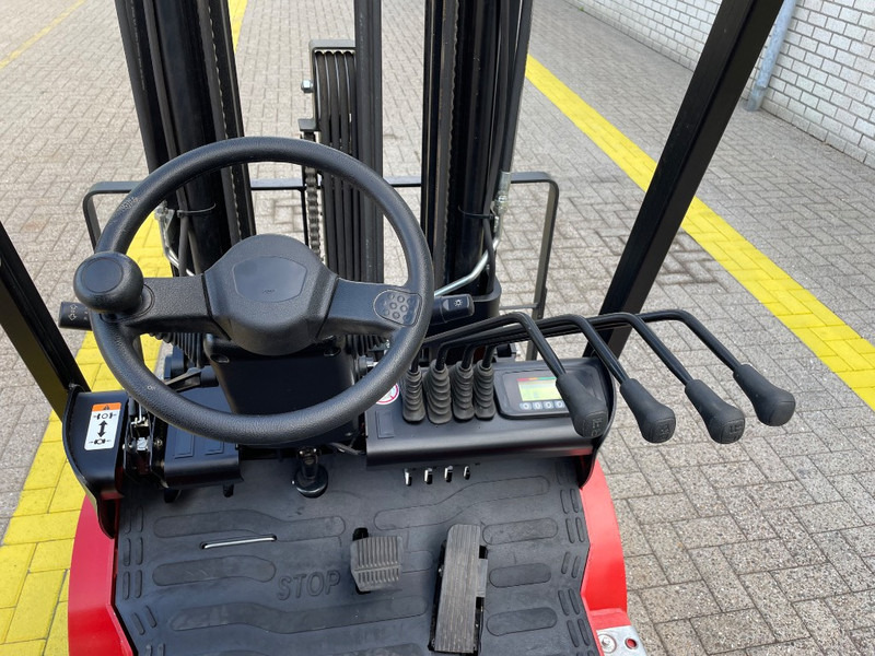 Electric forklift EP EFL 181: picture 15