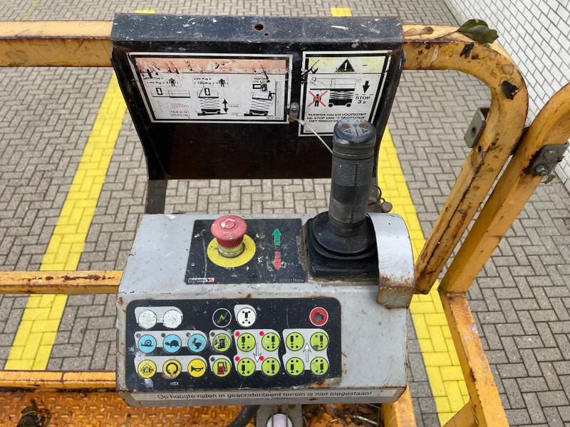 Haulotte H 15 SX - Scissor lift: picture 4 Haulotte H 15 SX - Scissor lift: picture 4