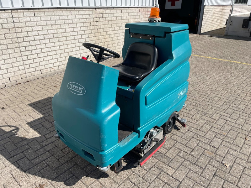 TENNANT 7100 - Road sweeper: picture 2 TENNANT 7100 - Road sweeper: picture 2