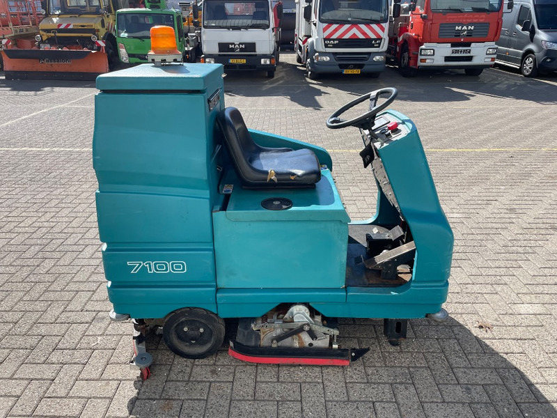 TENNANT 7100 - Road sweeper: picture 5 TENNANT 7100 - Road sweeper: picture 5