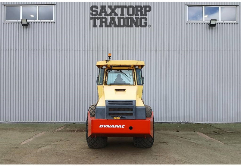 Dynapac CA302 D, Vält - Roller: picture 4 Dynapac CA302 D, Vält - Roller: picture 4