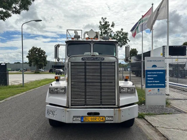 Freightliner 3 AXLE RIGID BODY chassis cabine (levering excl. opbouw) - Cab chassis truck: picture 2 Freightliner 3 AXLE RIGID BODY chassis cabine (levering excl. opbouw) - Cab chassis truck: picture 2