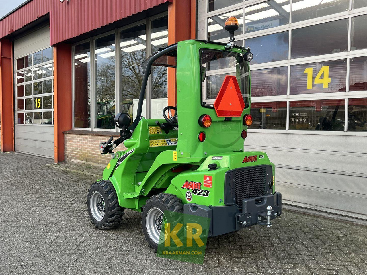423 TDL Avant - Compact loader: picture 1 423 TDL Avant - Compact loader: picture 1