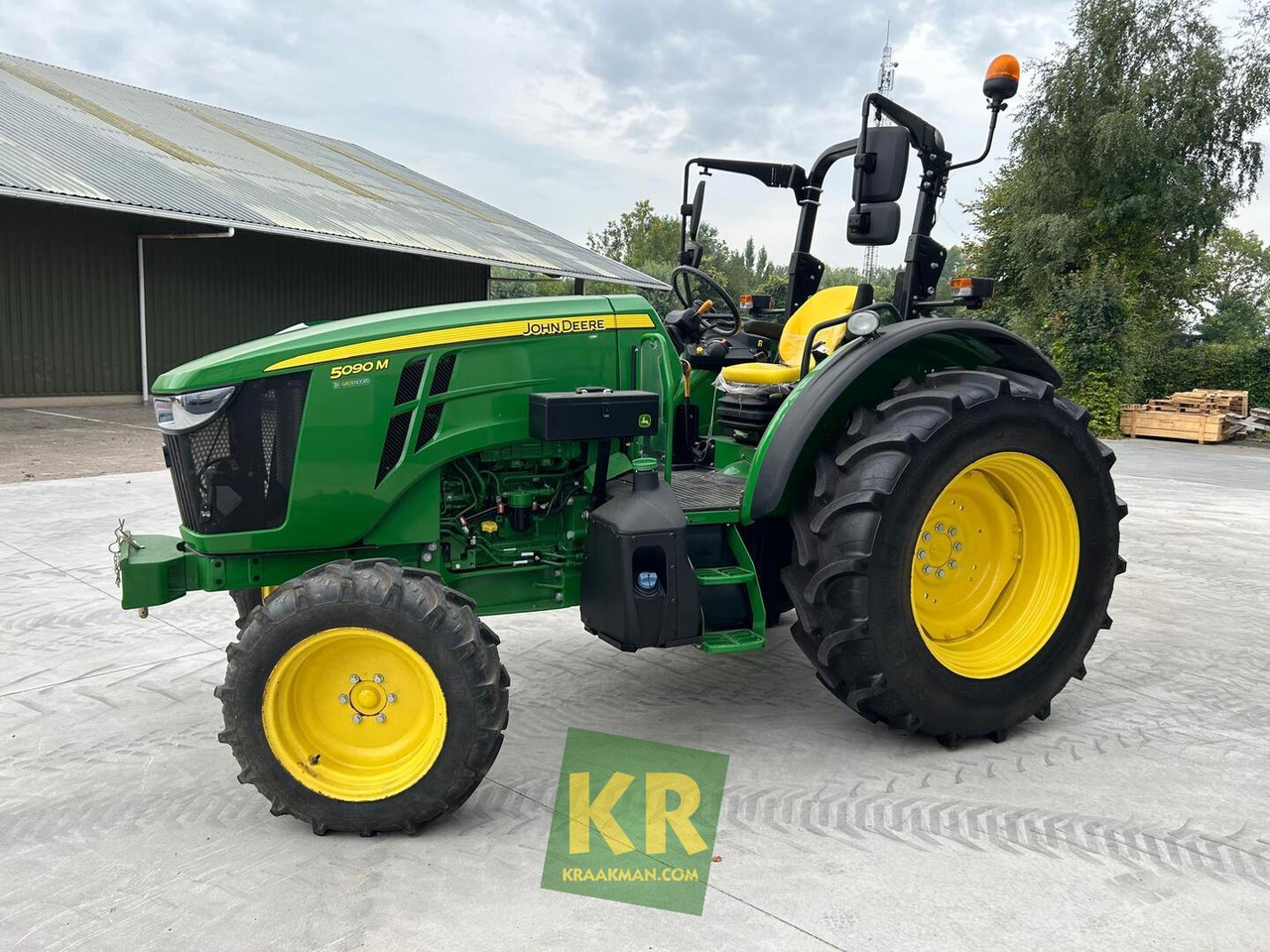 5090M John Deere - Farm tractor: picture 4 5090M John Deere - Farm tractor: picture 4