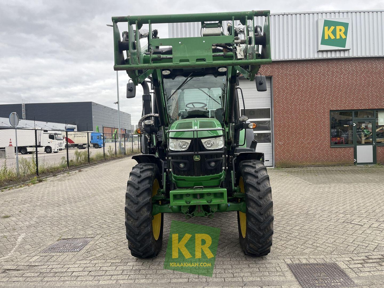 6115R John Deere - Farm tractor: picture 2 6115R John Deere - Farm tractor: picture 2
