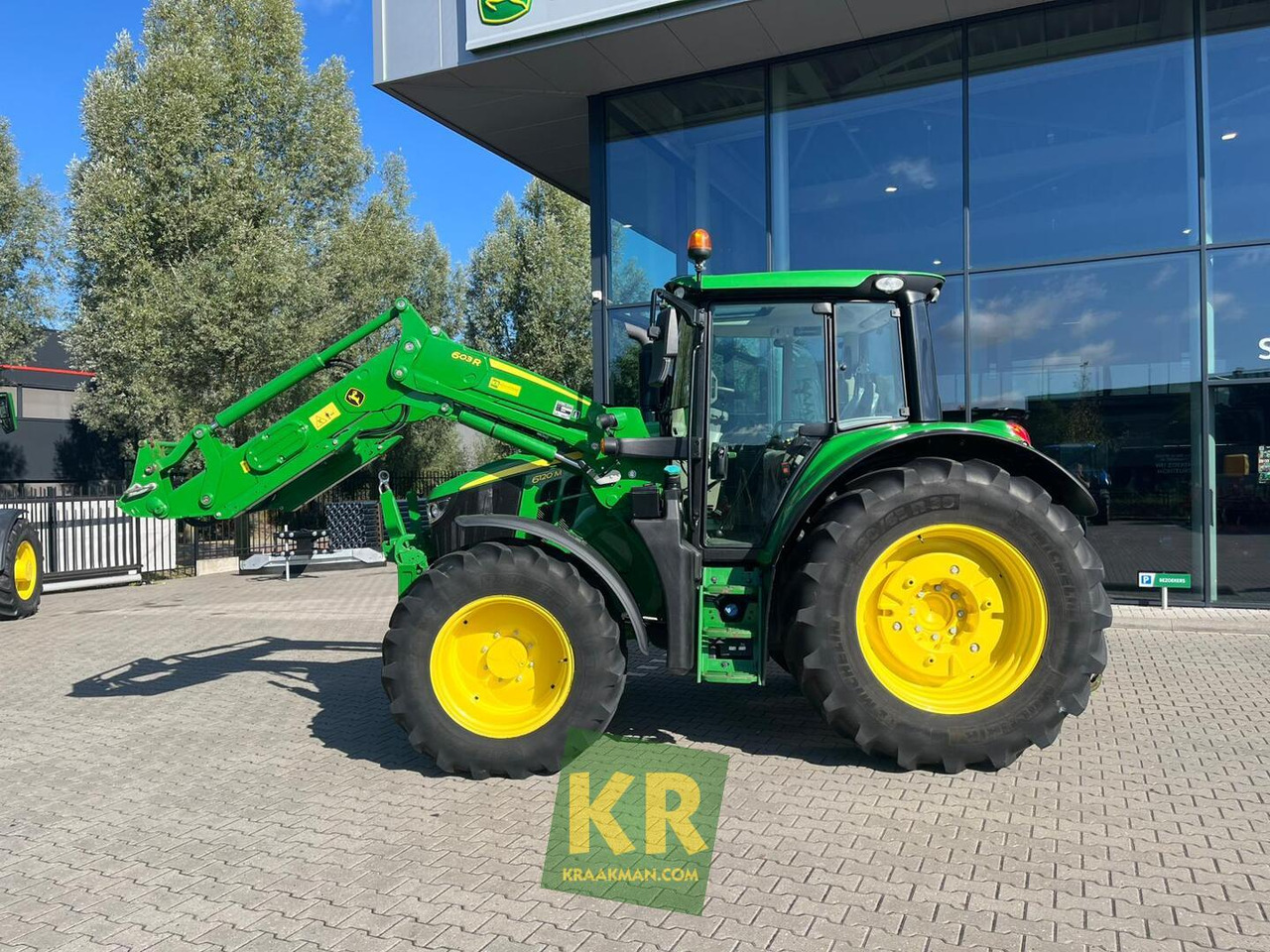 6120M John Deere - Farm tractor: picture 1 6120M John Deere - Farm tractor: picture 1