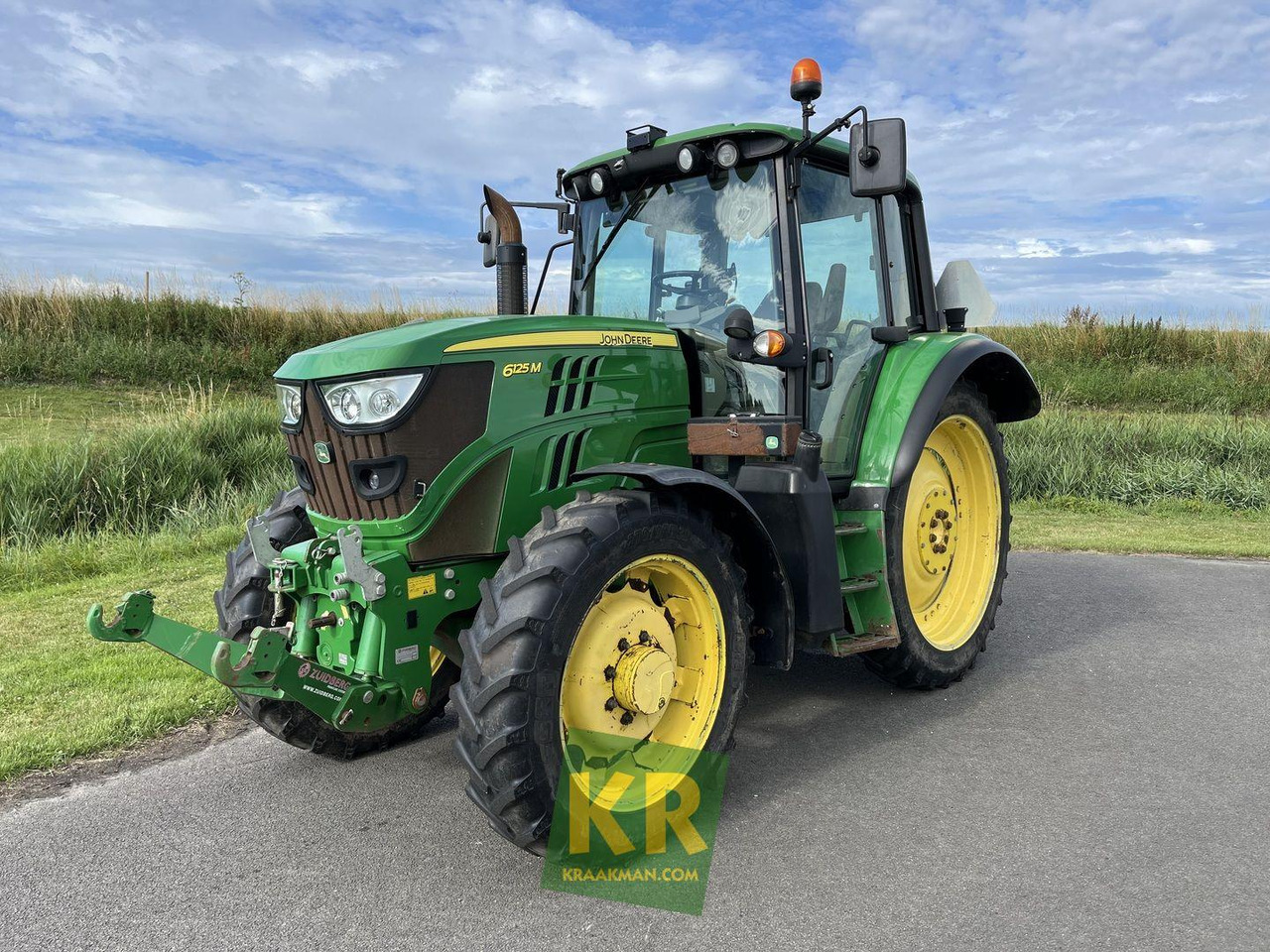 6125M John Deere - Farm tractor: picture 1 6125M John Deere - Farm tractor: picture 1