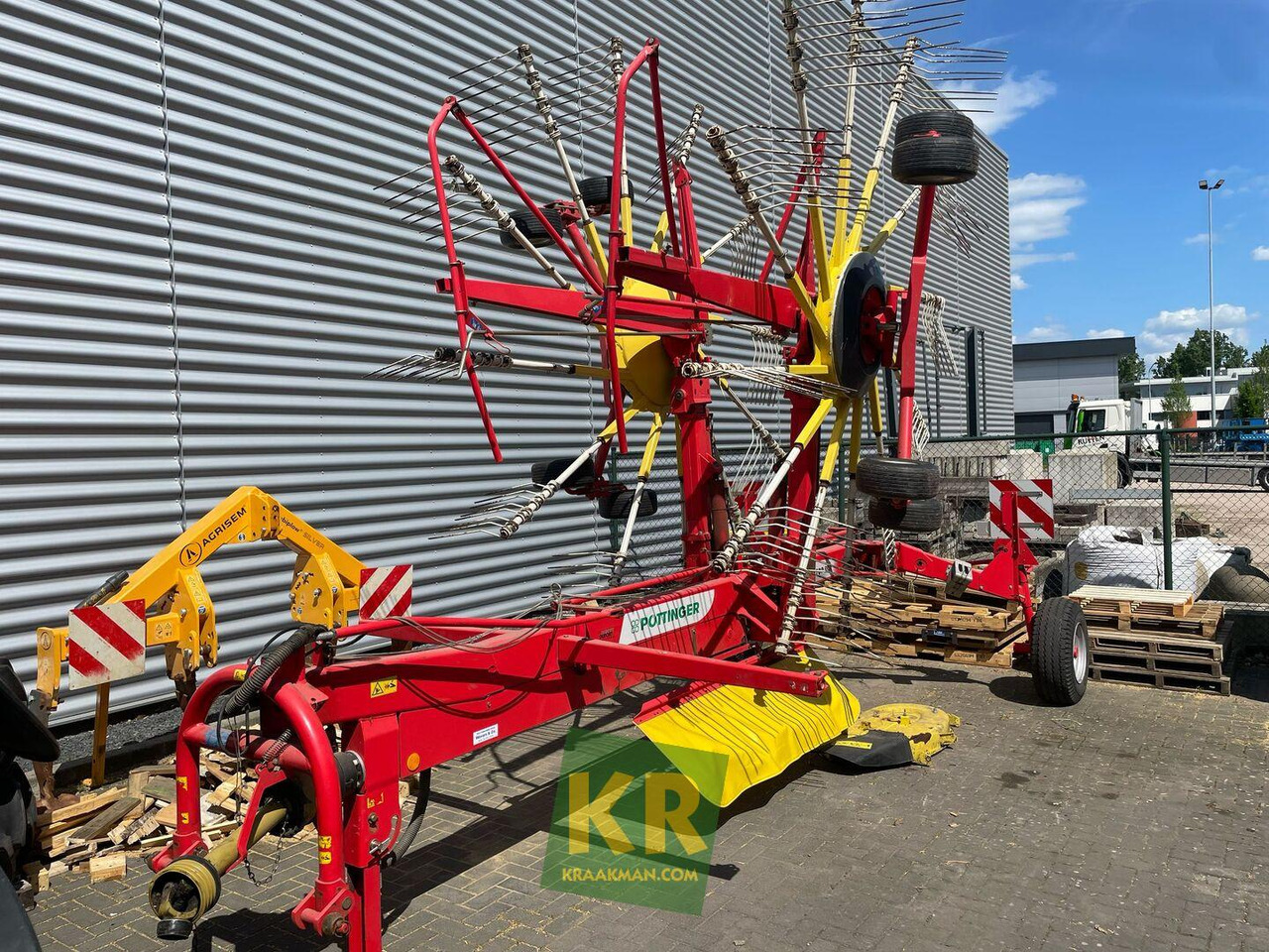881A Pottinger - Tedder/ Rake: picture 2 881A Pottinger - Tedder/ Rake: picture 2
