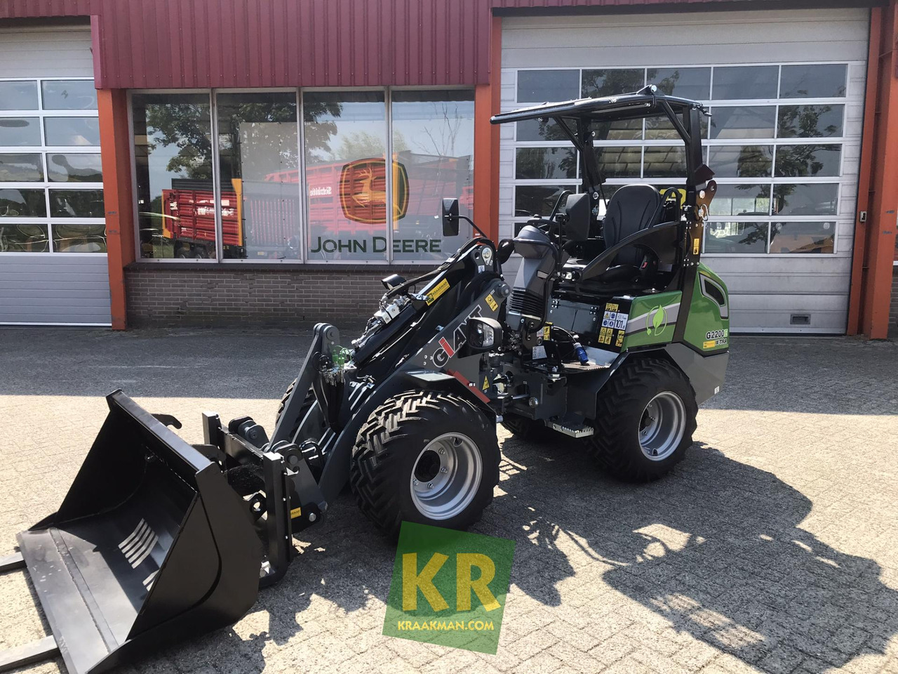 G2200E Giant - Compact loader: picture 1 G2200E Giant - Compact loader: picture 1