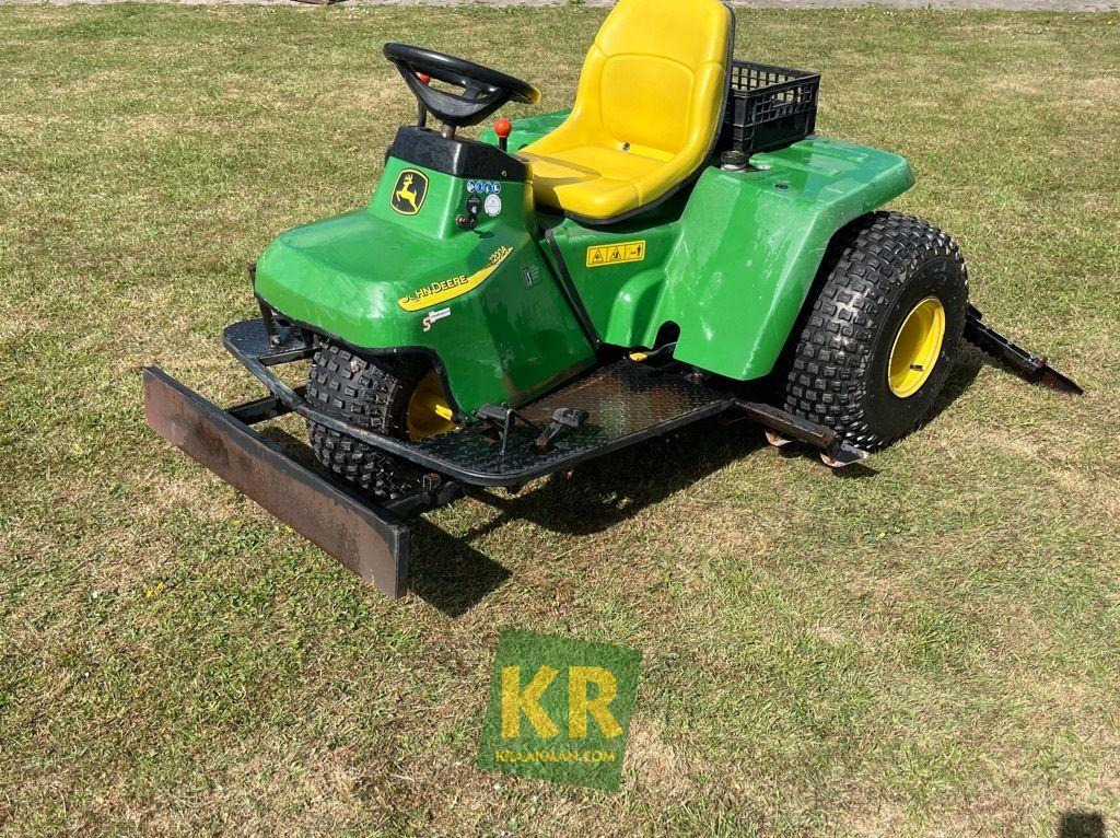 John Deere 1200A bunkerrake - Garden equipment: picture 3 John Deere 1200A bunkerrake - Garden equipment: picture 3