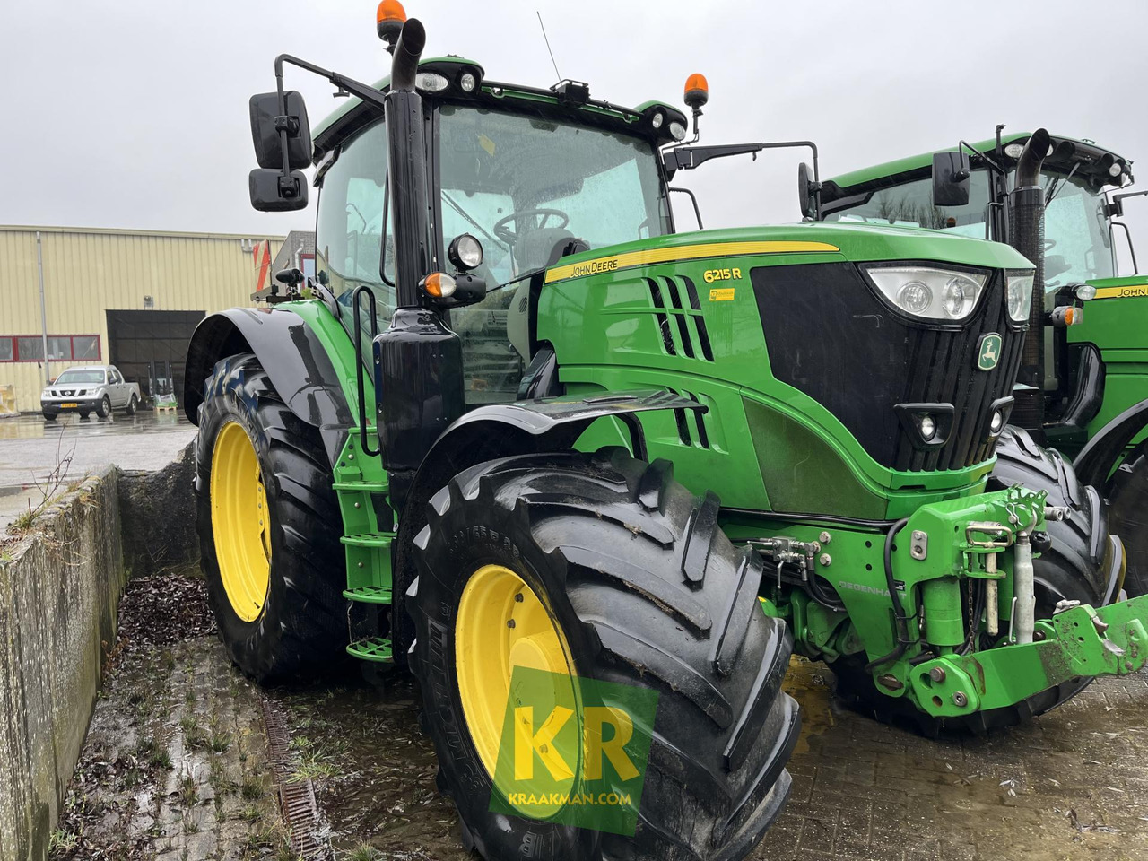 John Deere 6215R - Farm tractor: picture 2 John Deere 6215R - Farm tractor: picture 2