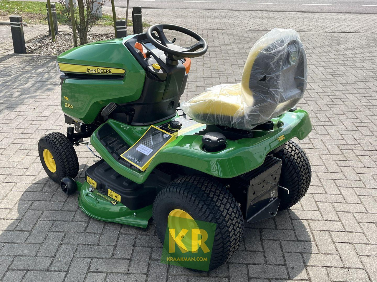 John Deere X350 - Garden mower: picture 5 John Deere X350 - Garden mower: picture 5