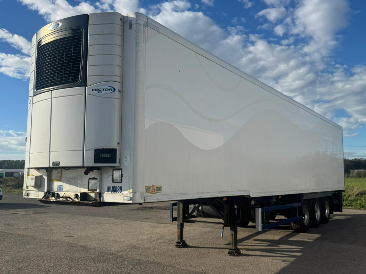 Gray and Adams 2016 Vector 1350 – MJG039 - Refrigerator semi-trailer: picture 1 Gray and Adams 2016 Vector 1350 – MJG039 - Refrigerator semi-trailer: picture 1
