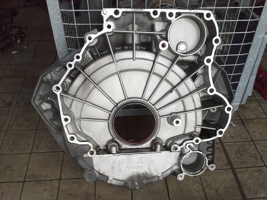 OBUDOWA KOŁA ZAMACHOWEGO DAF XF 106 MX11 440 1947202 1947209 - Engine and parts: picture 2 OBUDOWA KOŁA ZAMACHOWEGO DAF XF 106 MX11 440 1947202 1947209 - Engine and parts: picture 2