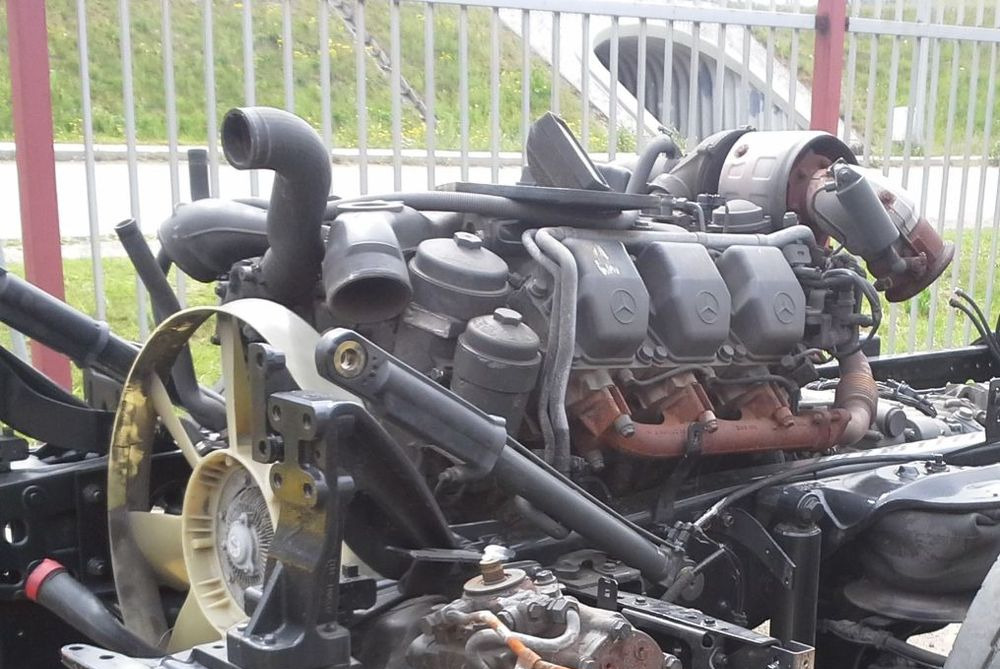 SILNIK MERCEDES ACTROS E5 OM501LA V6 CZĘŚCI BLOK WAŁ KORBOWY TŁOKI OBUDOWA SPRZĘGŁA ROZRZĄDU - Engine and parts: picture 2 SILNIK MERCEDES ACTROS E5 OM501LA V6 CZĘŚCI BLOK WAŁ KORBOWY TŁOKI OBUDOWA SPRZĘGŁA ROZRZĄDU - Engine and parts: picture 2
