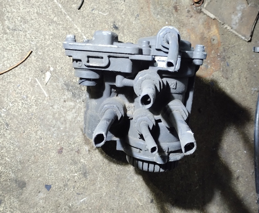 ZAWÓR MODULATOR EBS WABCO 0004319413 4802040020 MERCEDES ACTROS MP2 MP3 - Brake valve: picture 1 ZAWÓR MODULATOR EBS WABCO 0004319413 4802040020 MERCEDES ACTROS MP2 MP3 - Brake valve: picture 1