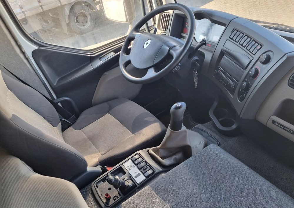 Box truck Renault Premium 270: picture 6