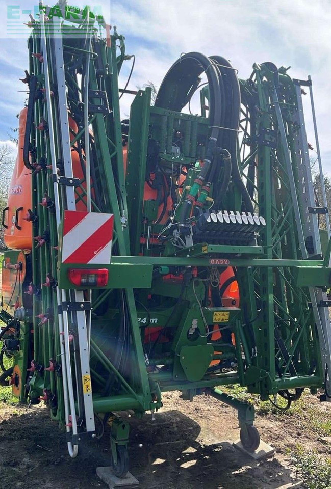 Amazone - Trailed sprayer: picture 1 Amazone - Trailed sprayer: picture 1