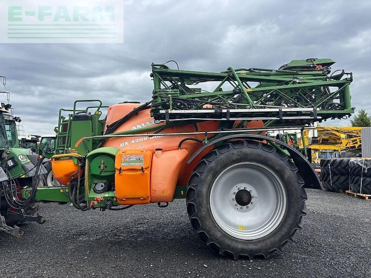 Amazone ux 4200 super - Trailed sprayer: picture 2 Amazone ux 4200 super - Trailed sprayer: picture 2
