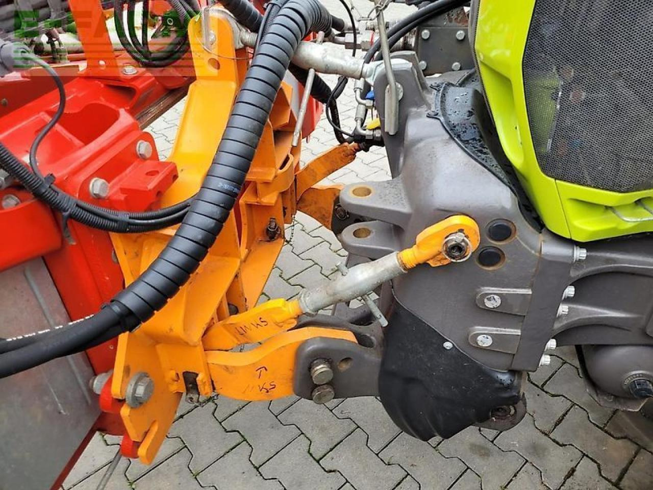 CLAAS arion 620 mit dücker dua 800 ausleger und 2 werkzeugen - Farm tractor: picture 5 CLAAS arion 620 mit dücker dua 800 ausleger und 2 werkzeugen - Farm tractor: picture 5