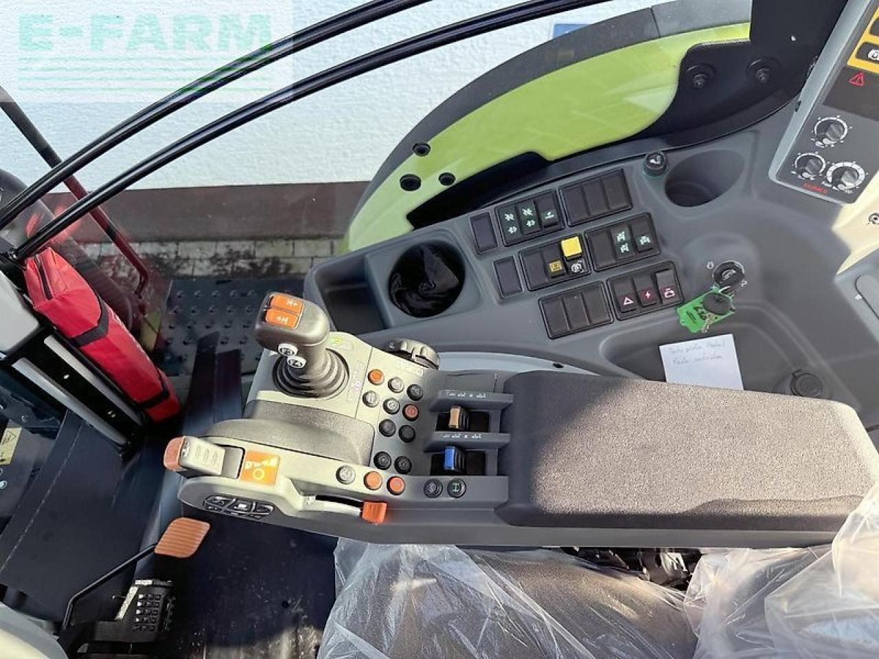 CLAAS arion 630 cis+ hexashift stage v a96 HEXASHIFT CIS+ - Farm tractor: picture 5 CLAAS arion 630 cis+ hexashift stage v a96 HEXASHIFT CIS+ - Farm tractor: picture 5