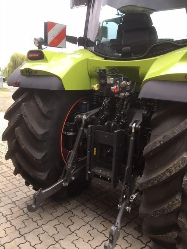 CLAAS arion 660 cmatic cebis CMATIC CEBIS - Farm tractor: picture 4 CLAAS arion 660 cmatic cebis CMATIC CEBIS - Farm tractor: picture 4