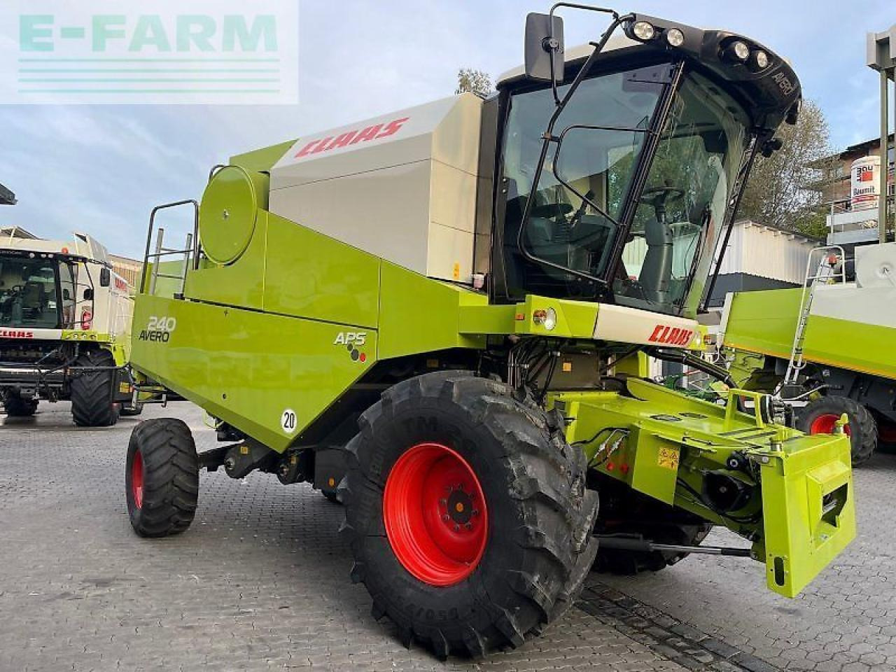 CLAAS avero 240 - Combine harvester: picture 3 CLAAS avero 240 - Combine harvester: picture 3