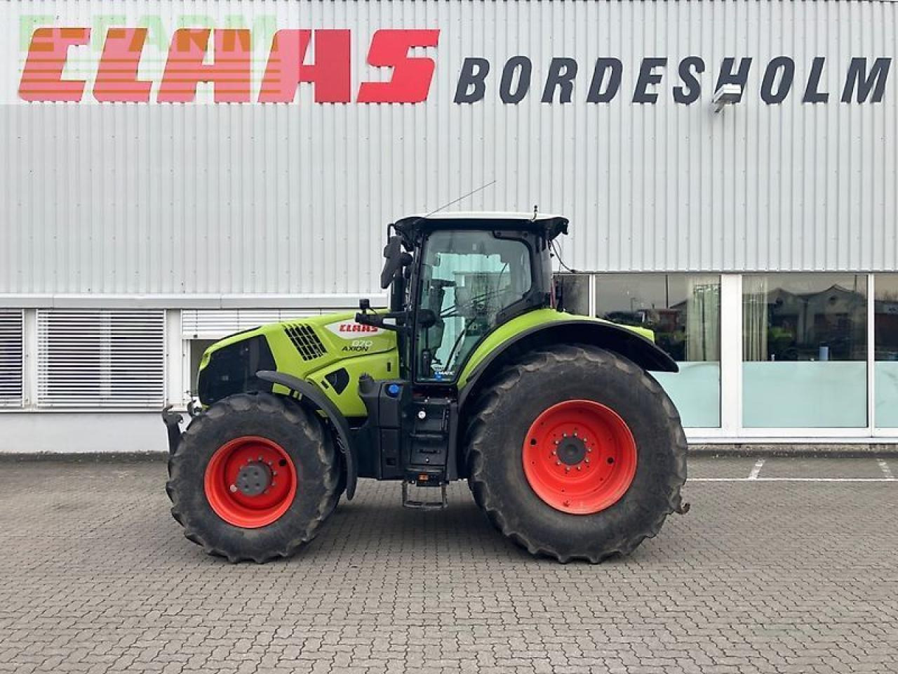 CLAAS axion 870 cmatic CMATIC - Farm tractor: picture 1 CLAAS axion 870 cmatic CMATIC - Farm tractor: picture 1