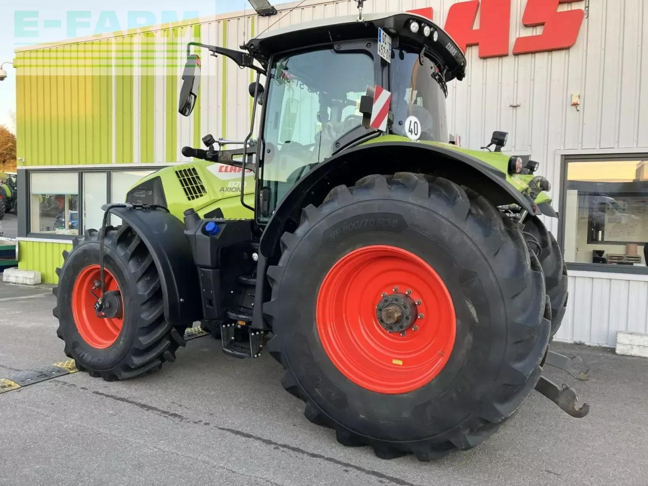 CLAAS axion 870 cmatic s5 sur mesure CMATIC - Farm tractor: picture 2 CLAAS axion 870 cmatic s5 sur mesure CMATIC - Farm tractor: picture 2