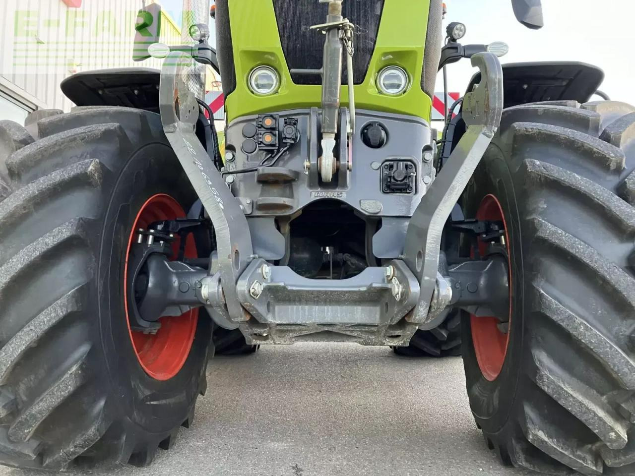 CLAAS axion 870 cmatic s5 sur mesure CMATIC - Farm tractor: picture 5 CLAAS axion 870 cmatic s5 sur mesure CMATIC - Farm tractor: picture 5