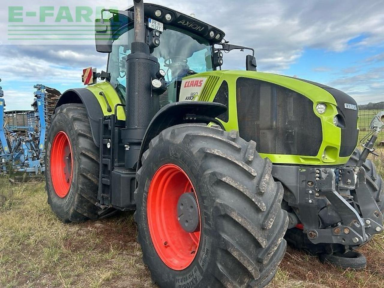 CLAAS axion 950 - Farm tractor: picture 2 CLAAS axion 950 - Farm tractor: picture 2