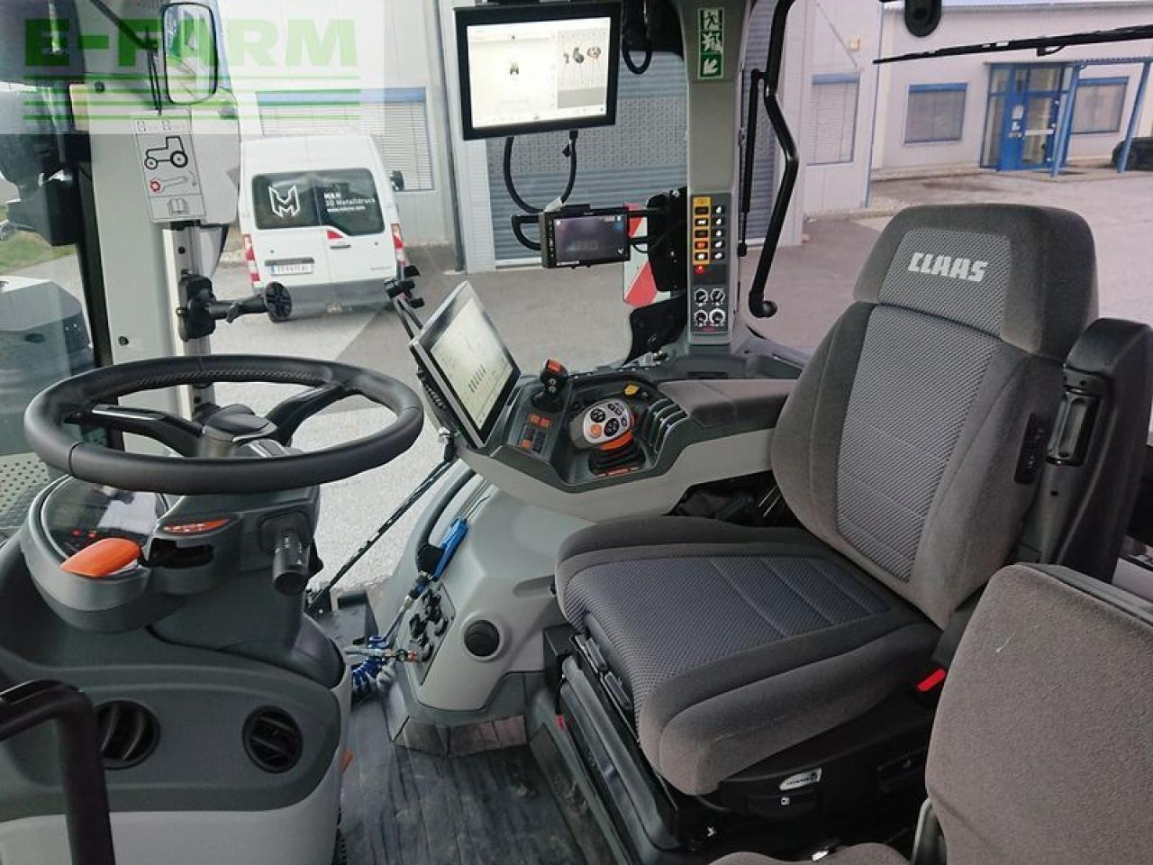 CLAAS axion 960 cebis (stage v) - Farm tractor: picture 5 CLAAS axion 960 cebis (stage v) - Farm tractor: picture 5
