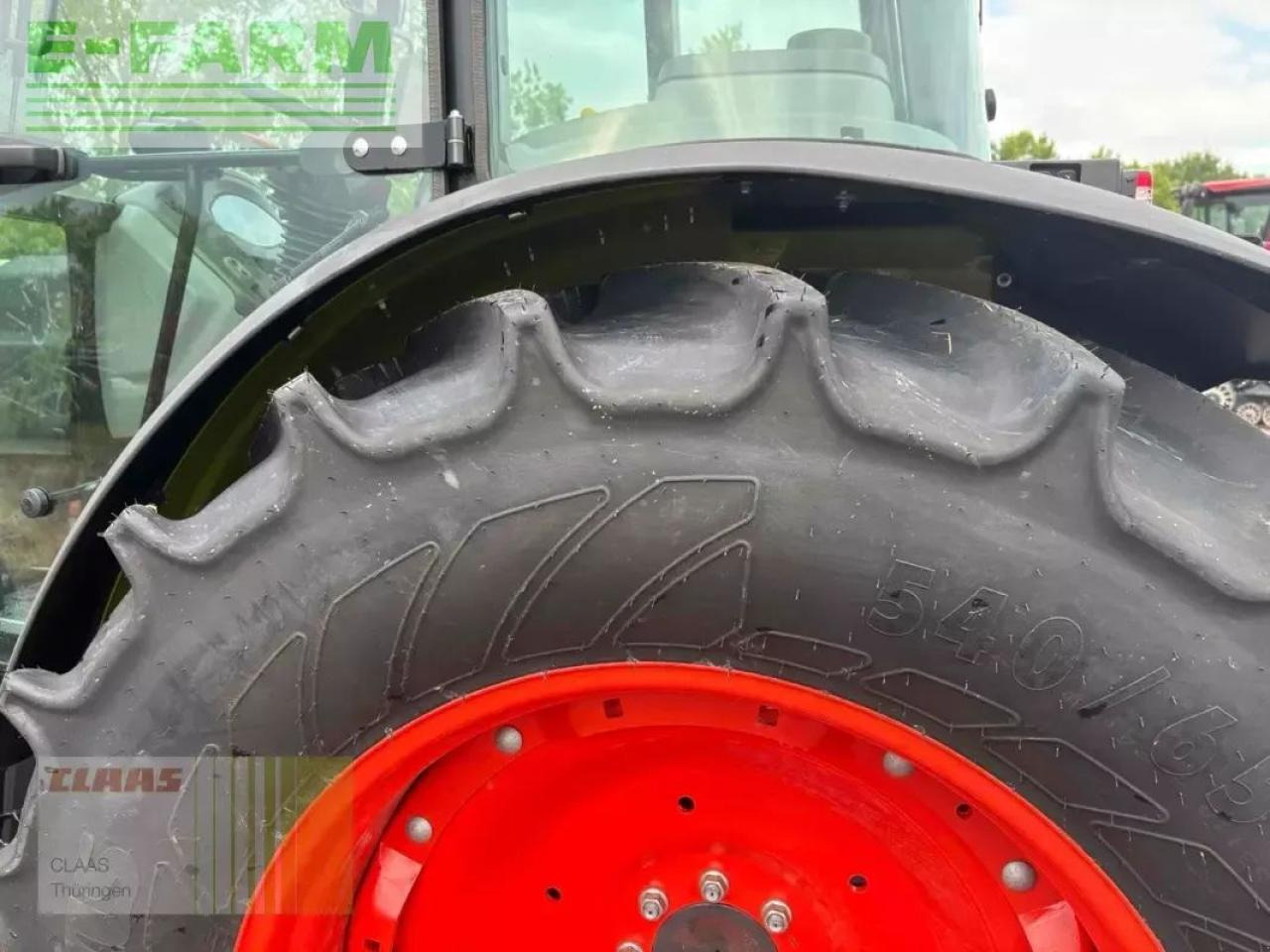 CLAAS axos 240 advanced - Farm tractor: picture 4 CLAAS axos 240 advanced - Farm tractor: picture 4