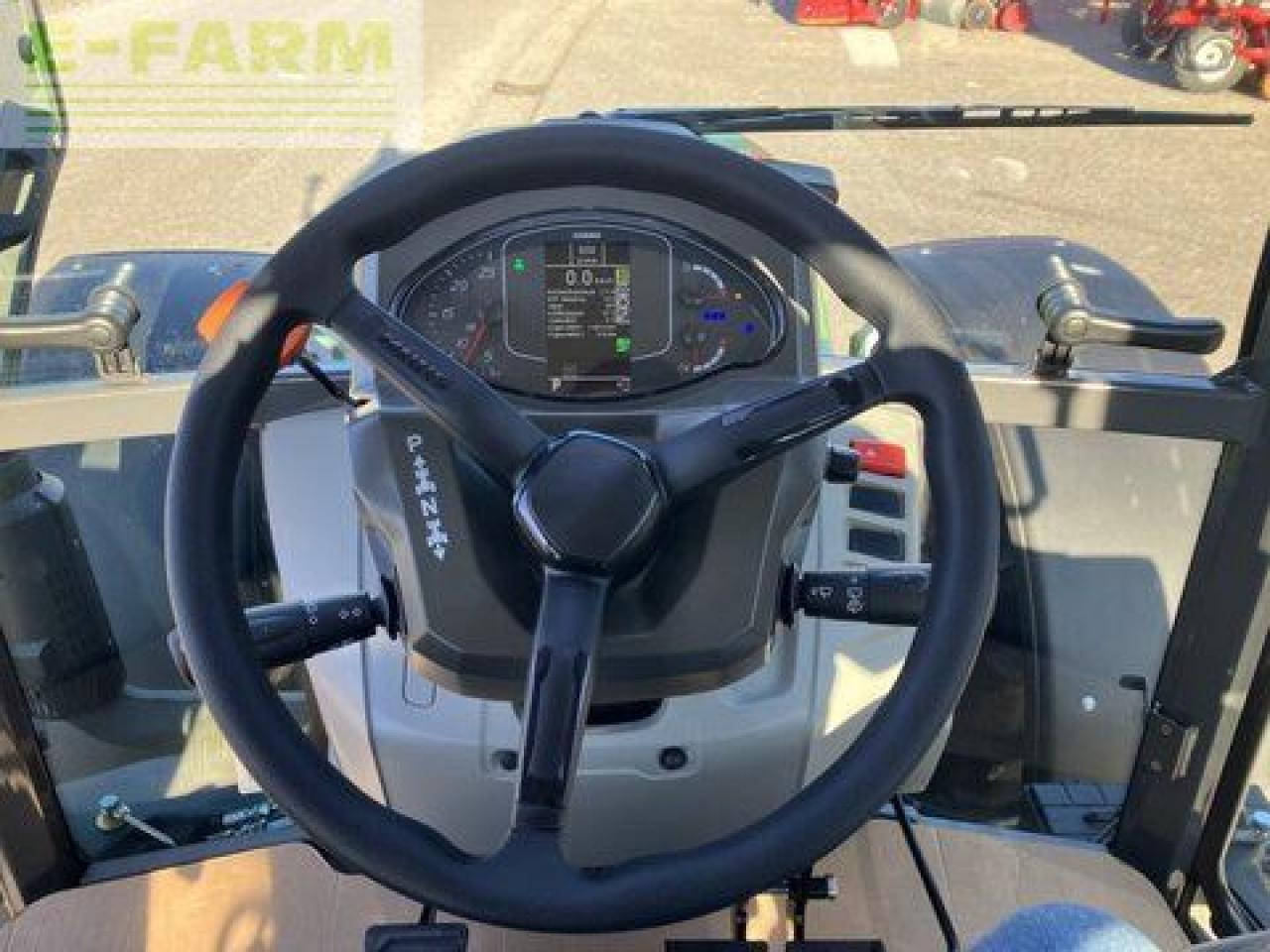 Farm tractor CLAAS axos 3.95 comfort: picture 19 Farm tractor CLAAS axos 3.95 comfort: picture 19
