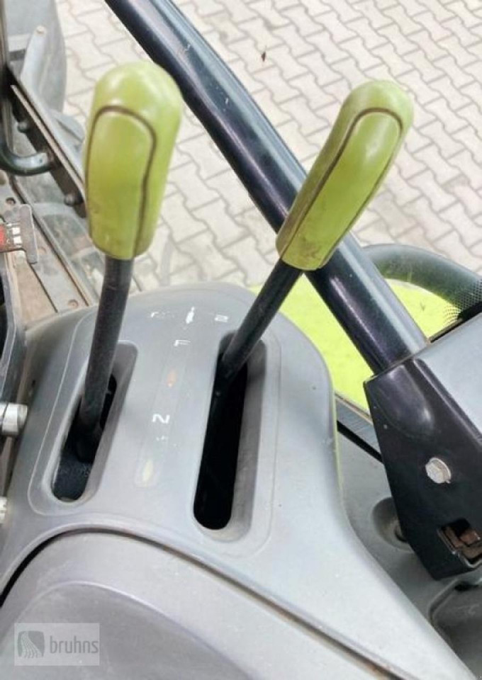 Farm tractor CLAAS axos 320 mit stoll frontlader: picture 16