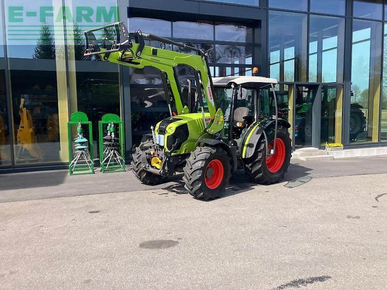CLAAS elios 220 - Farm tractor: picture 1 CLAAS elios 220 - Farm tractor: picture 1