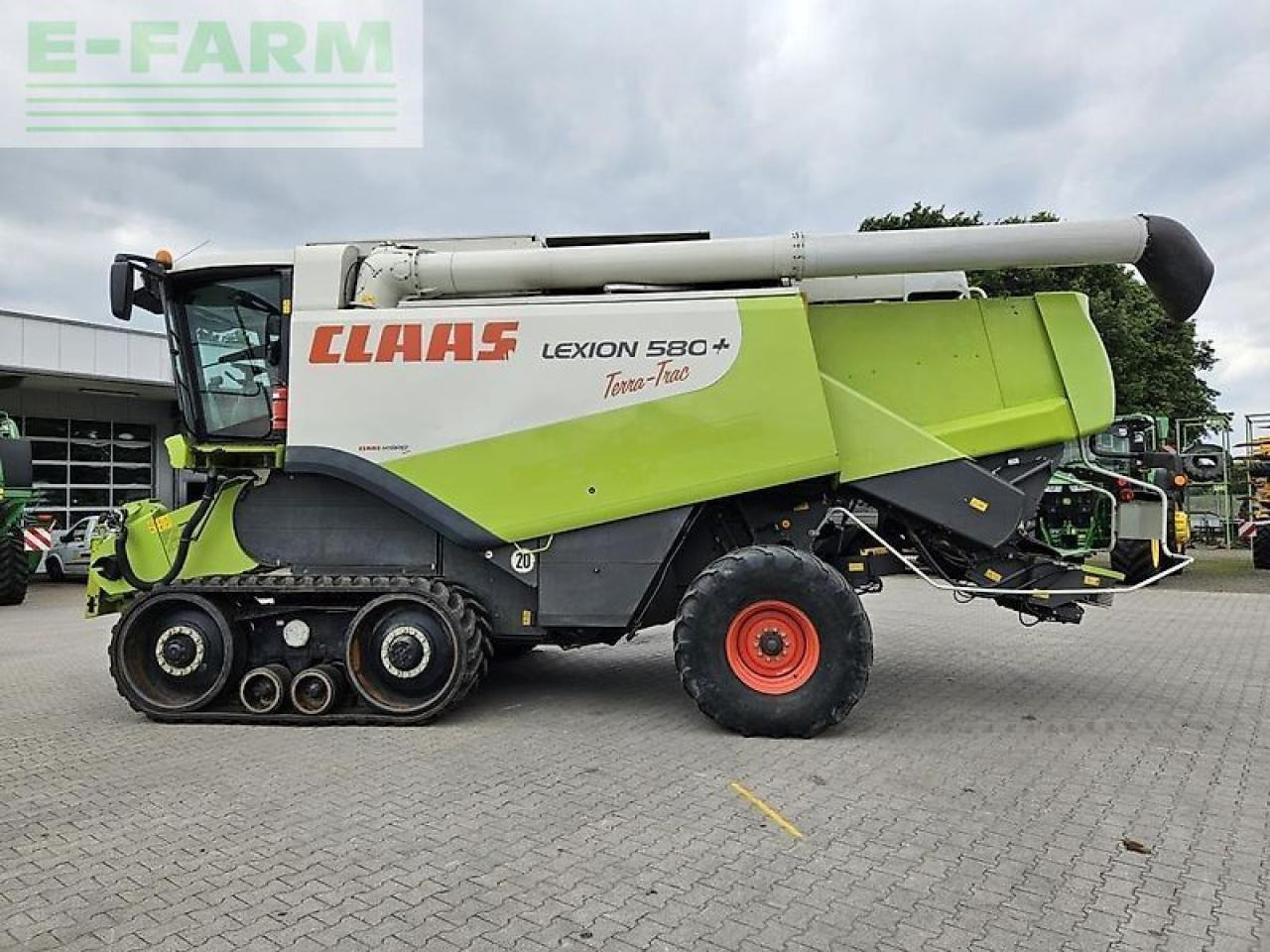 CLAAS lexion 580 tt plus - Combine harvester: picture 2 CLAAS lexion 580 tt plus - Combine harvester: picture 2