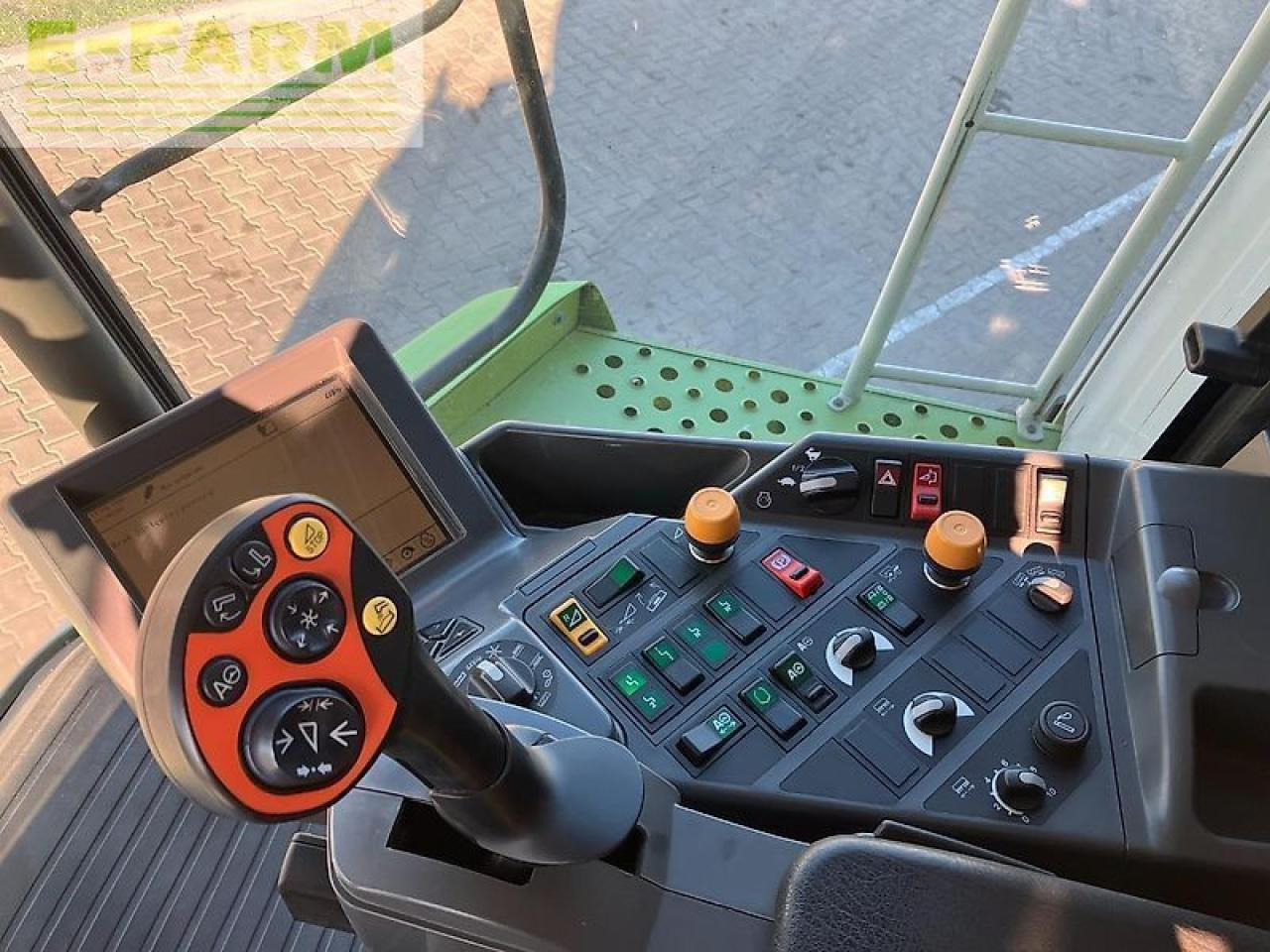 Combine harvester CLAAS lexion 600: picture 24