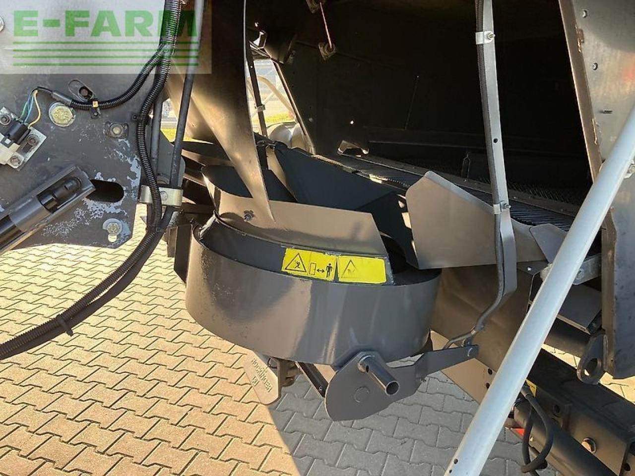 Combine harvester CLAAS lexion 600: picture 12