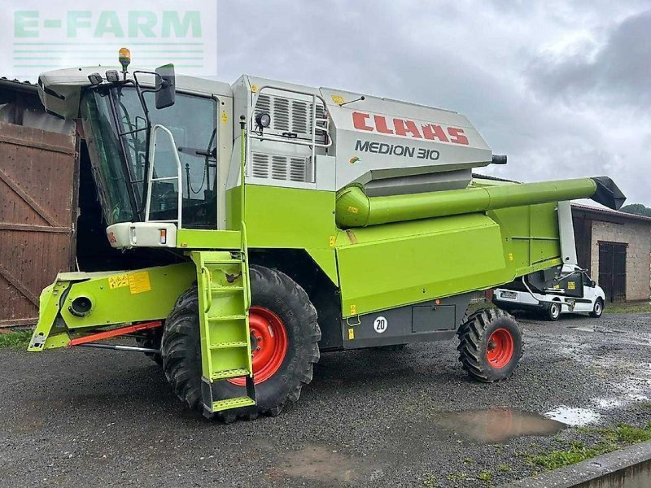CLAAS medion 310 - Combine harvester: picture 1 CLAAS medion 310 - Combine harvester: picture 1