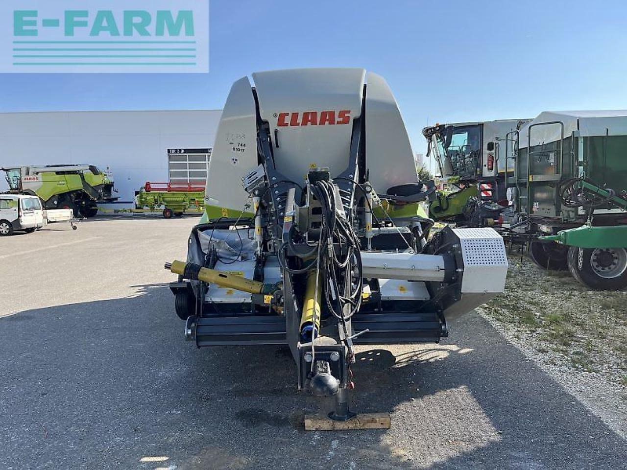 CLAAS quadrant 3200 rc tandem krassort vorabuhäcksler - Square baler: picture 2 CLAAS quadrant 3200 rc tandem krassort vorabuhäcksler - Square baler: picture 2