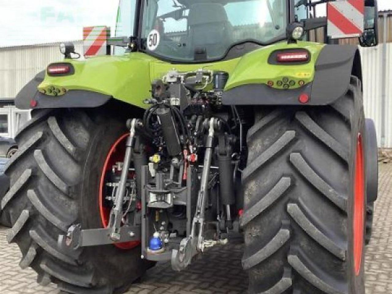 CLAAS traktor axion 870 cm - Farm tractor: picture 3 CLAAS traktor axion 870 cm - Farm tractor: picture 3