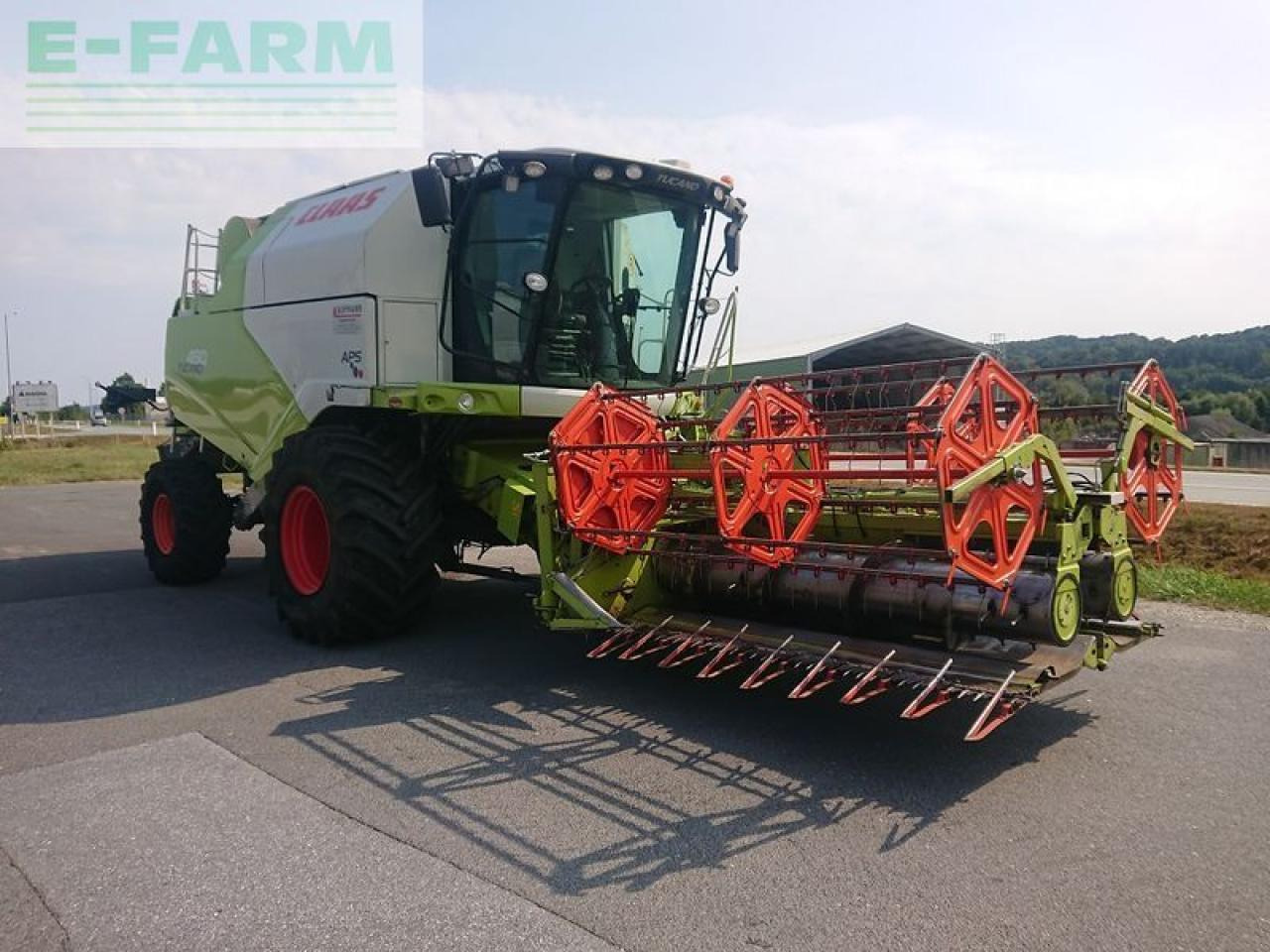 CLAAS tucano 450 - Combine harvester: picture 2 CLAAS tucano 450 - Combine harvester: picture 2