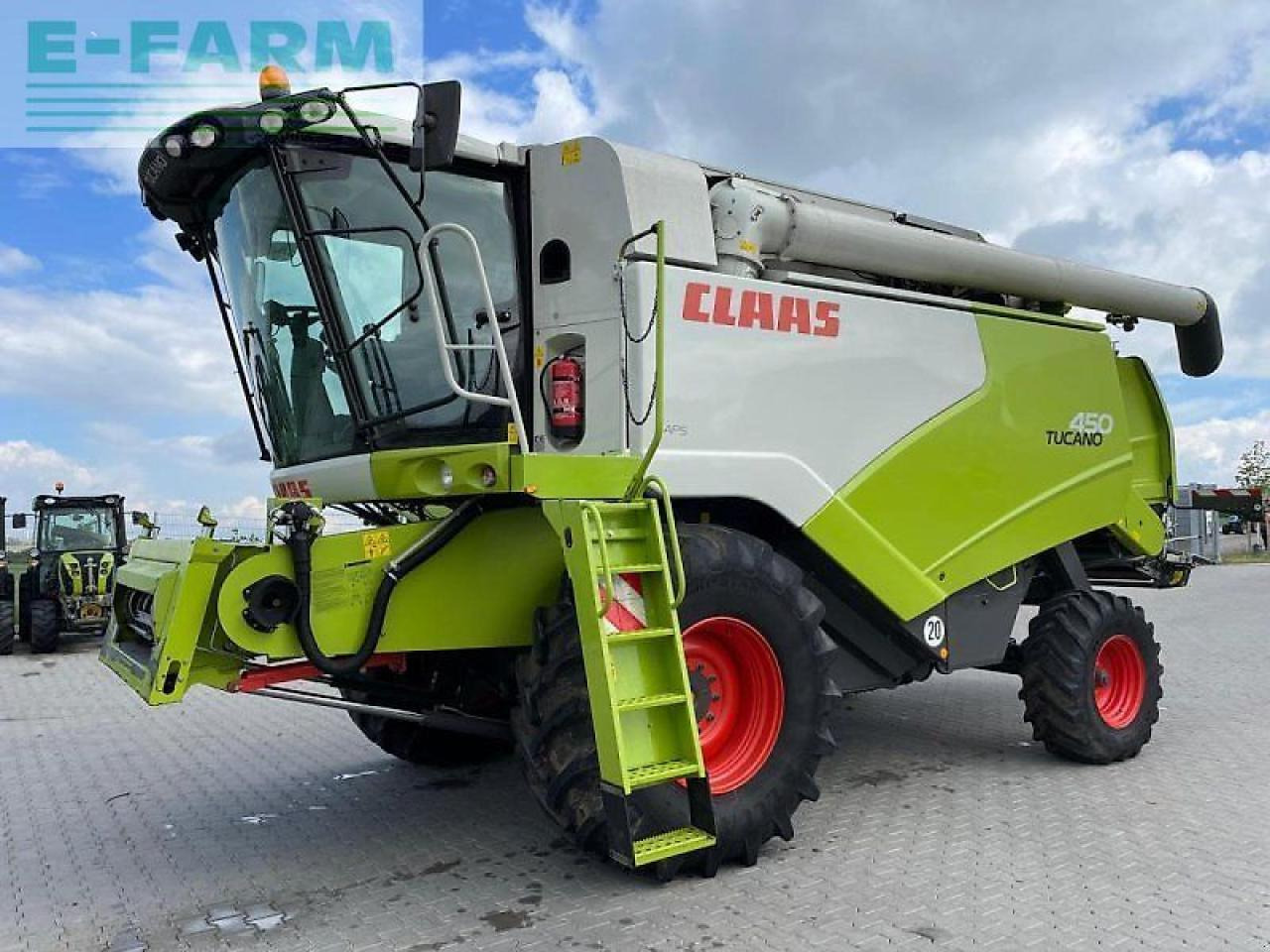 CLAAS tucano 450 - Combine harvester: picture 1 CLAAS tucano 450 - Combine harvester: picture 1