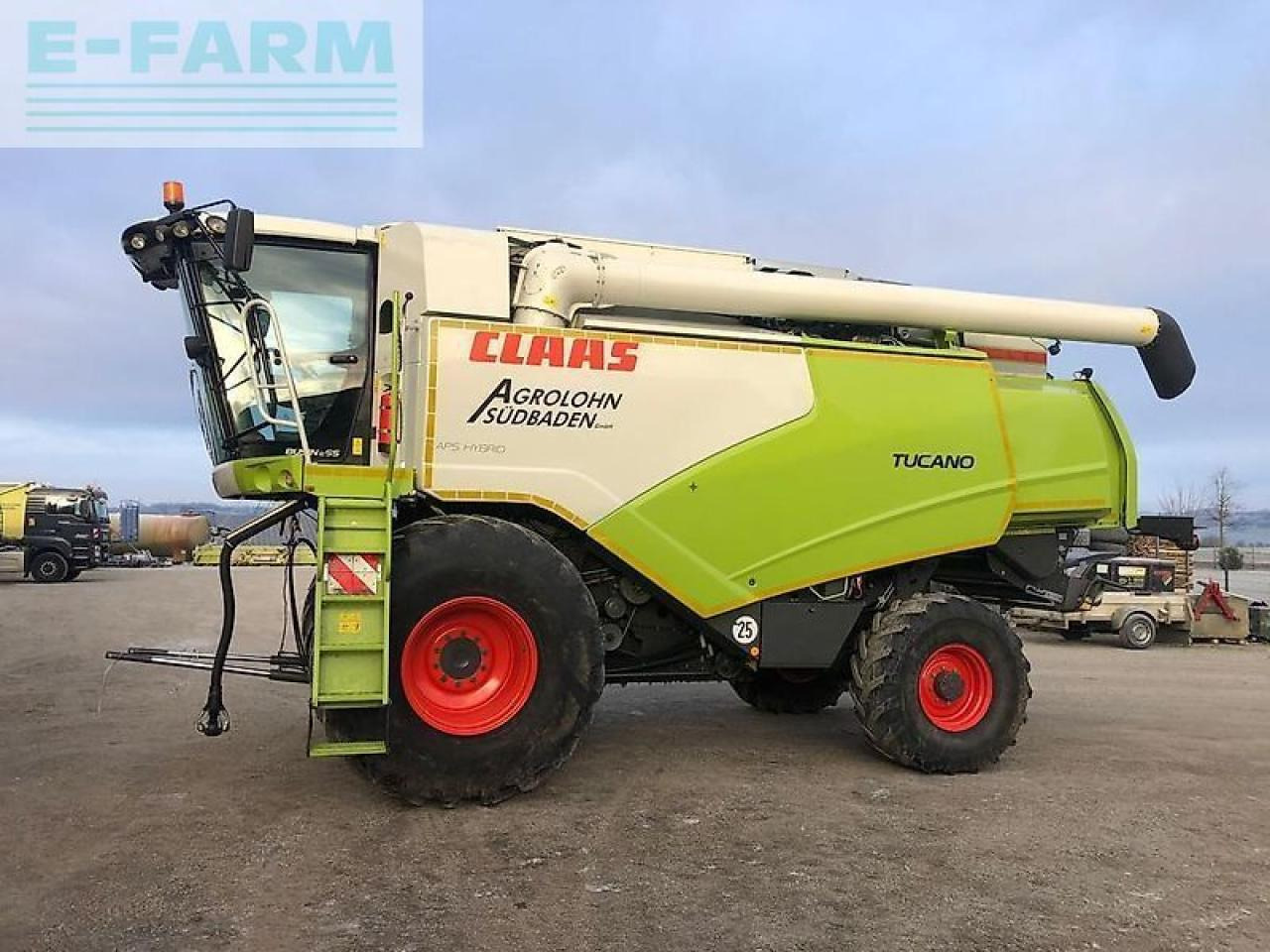 CLAAS tucano 560 - Combine harvester: picture 1 CLAAS tucano 560 - Combine harvester: picture 1